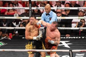 Canelo Alvarez Edges Out William Scull in a Tactical Battle: A Round-by-Round Breakdown