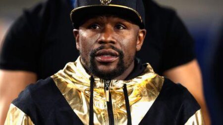 Floyd Mayweather Jr. Ringside for Pacquiao-Barrios: Rematch Talk Heats Up if Manny Wins