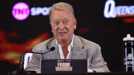 Frank Warren Predicts Oleksandr Usyk May Hang Up His Gloves Before 2025: “I Very Much Doubt It!