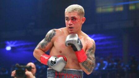 Joseph Diaz vs. Floyd Schofield: November 8 Showdown to Prove If ‘Kid Austin’ Is the Real Deal, Says Oscar De La Hoya