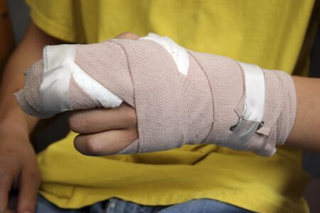 Sebastian Fundora Withdraws from Fight with Keith Thurman After Suffering Hand Injury