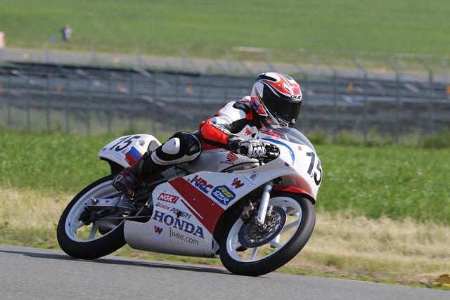 Tony Bellew’s Bold Prediction for the Next Heavyweight Champion After Usyk’s Retirement