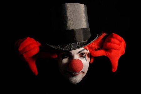 Glove controversy erupts ahead of Derek Chisora vs Deontay Wilder Glove controversy erupts ahead of Derek Chisora vs Deontay Wilder