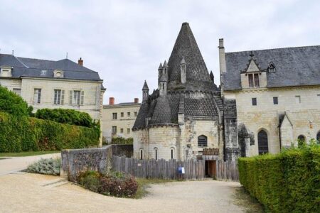 Richard Riakporhe wins British heavyweight title by stopping Jeamie Tshikeva Richard Riakporhe wins British heavyweight title by stopping Jeamie Tshikeva